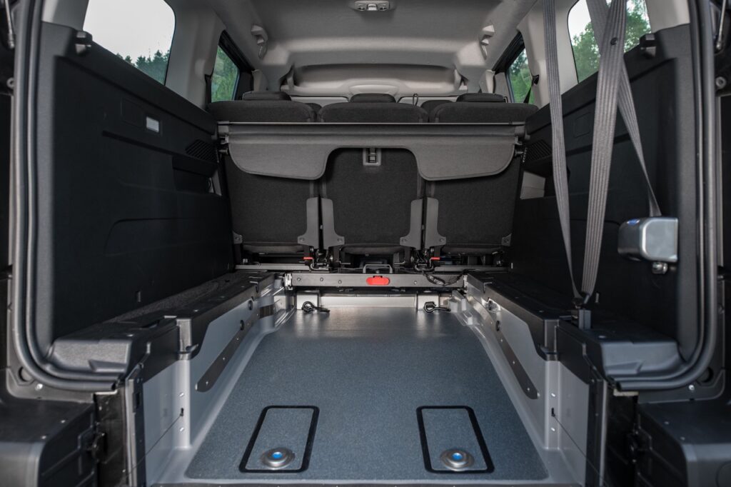 PEUGEOT CITROEN véhicule tpmr neuf ou d’occasion pour particulier ou professionnel avec boite automatique ou manuelle pour transport pmr en sécurité, spacieux et confortable