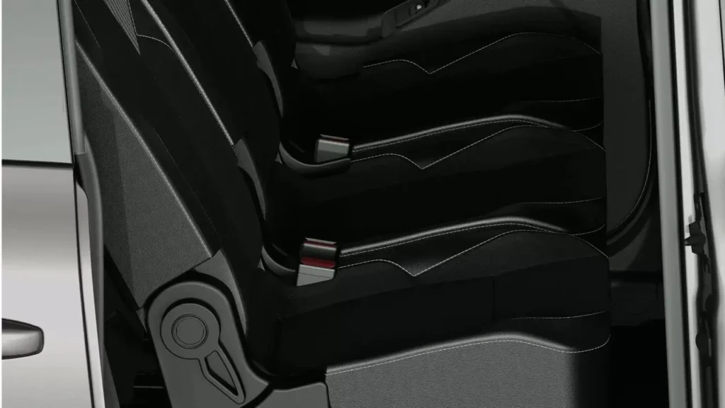 Vue des deux sièges en rang deux du Renault Kangoo TPMR