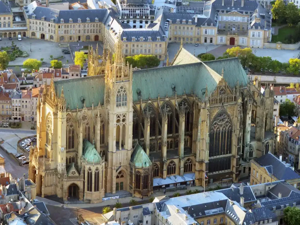 A Metz vue du ciel la Cathedrale Saint-Etienne de Metz