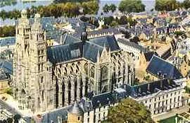 La Cathédrale de tours vue du ciel