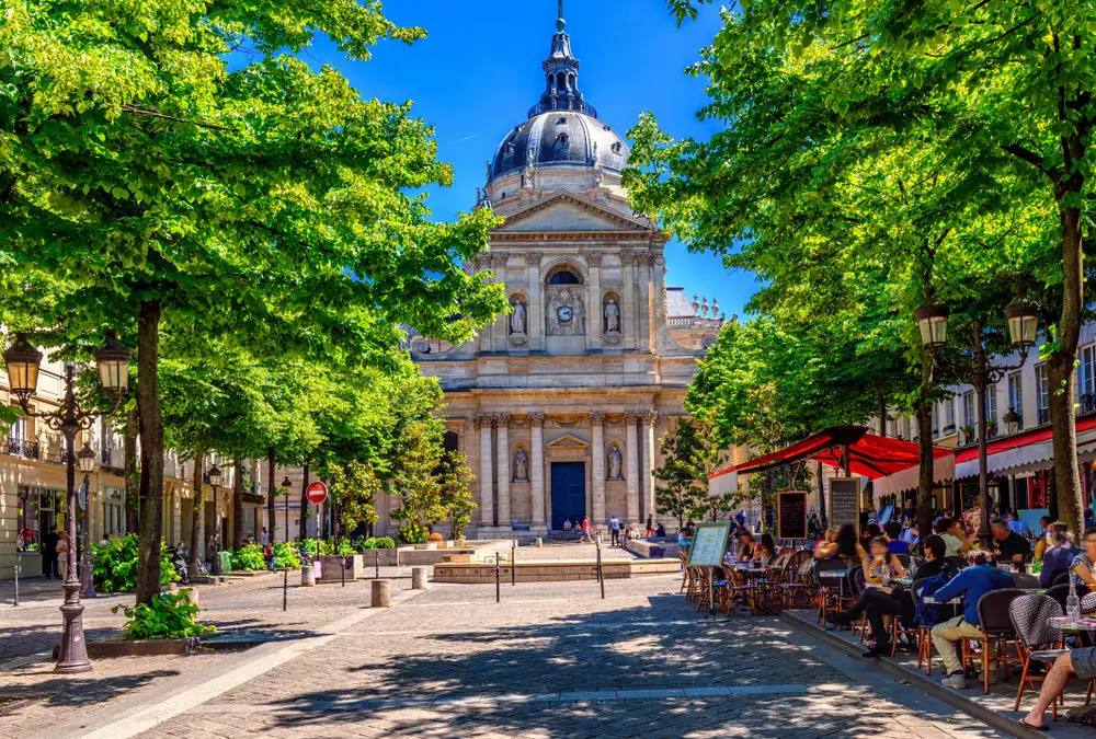 paris le quartier latin en été