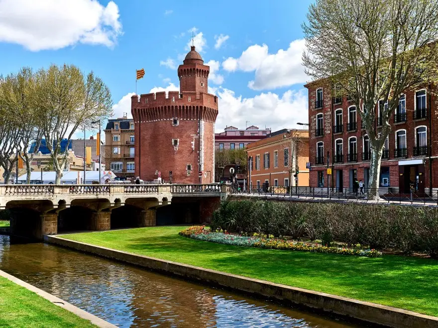 Perpignan la catalane vue des canaux