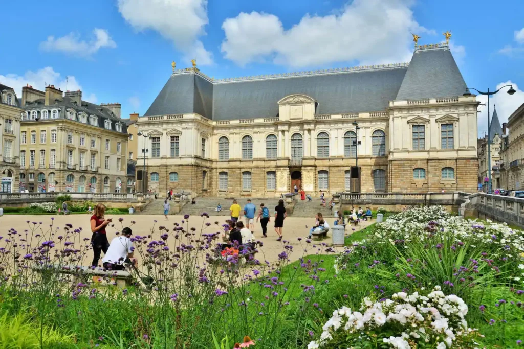 rennes le Parlement de Bretagne vue des jardins