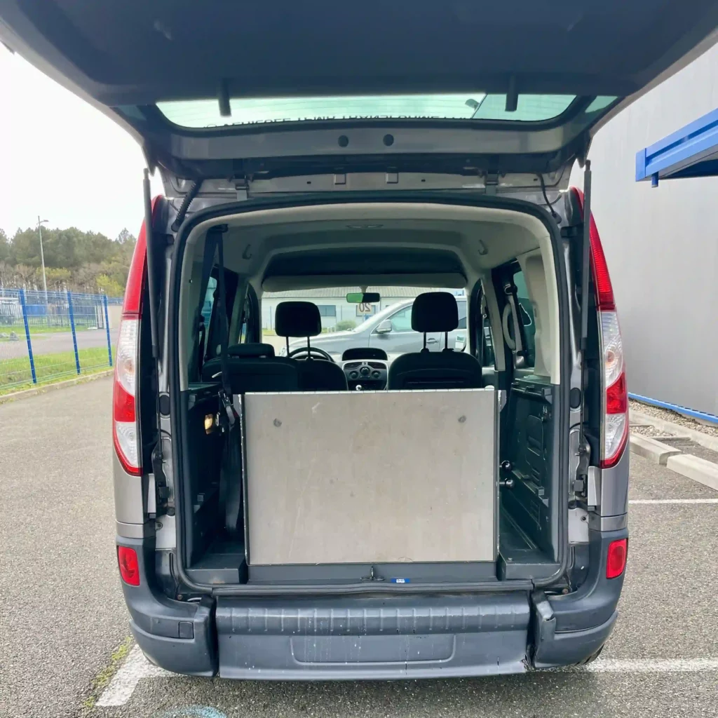 Renault Kangoo TPMR 3+1 coffre ouvert