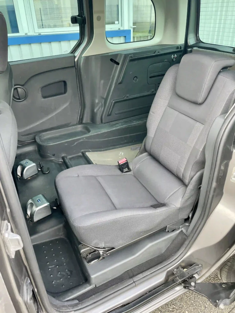 Renault Kangoo TPMR 3+1 siège rang 2