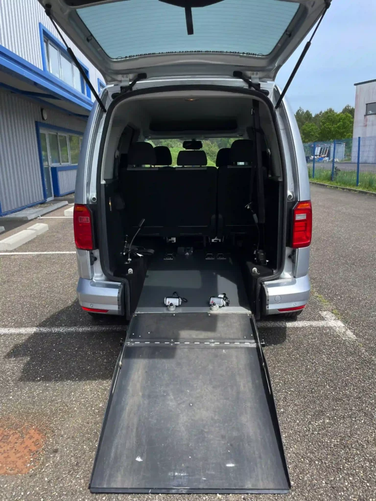 VW CADDY IV TPMR TRIPOD 3 + 1 arrière coffre ouvert rampe ouverte