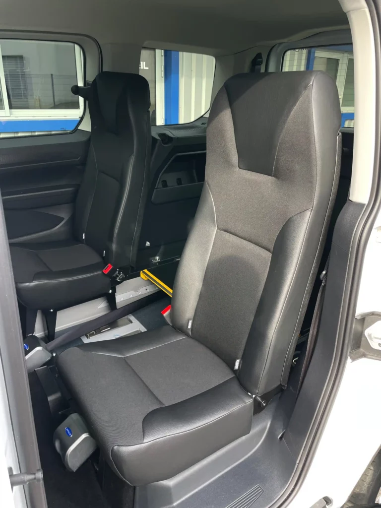 VSL TPMR blanc ambulance handicapé vue siège rang 2