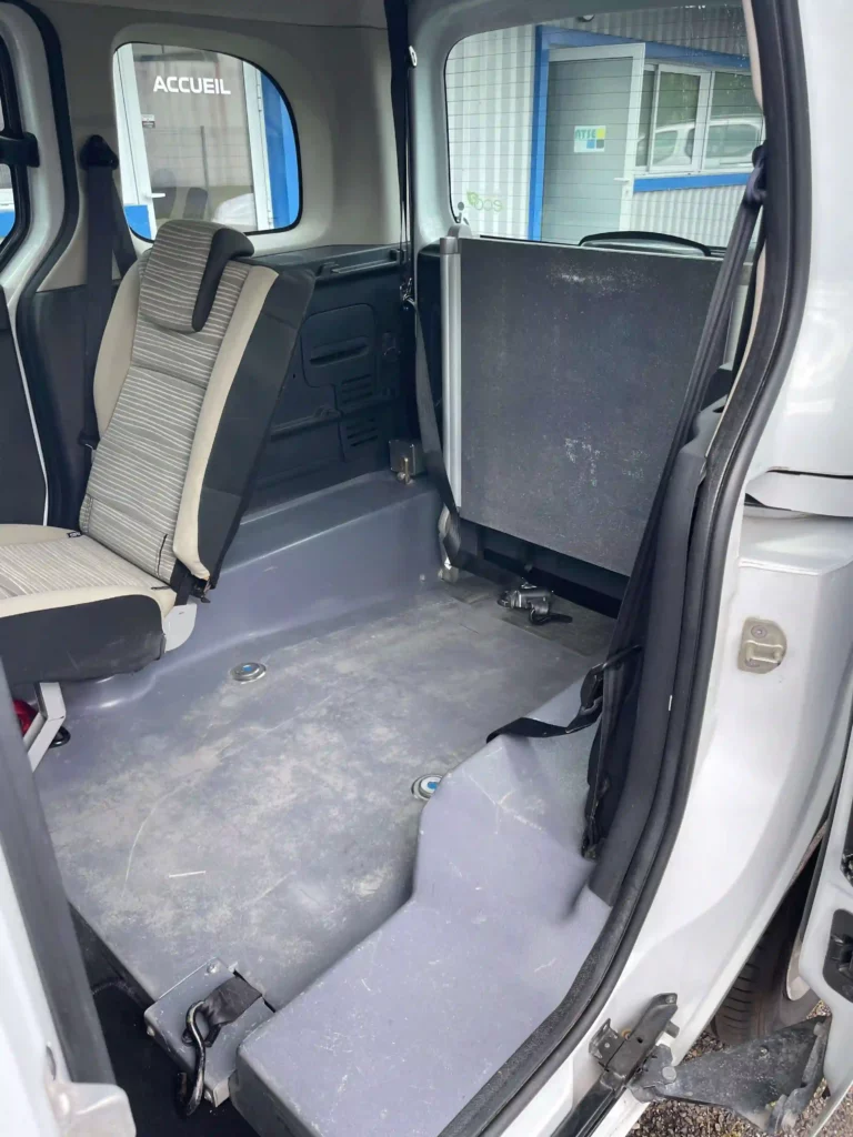 RENAULT Kangoo TPMR 3 + 1 blanc 2011 Pepite aménagement tpmr