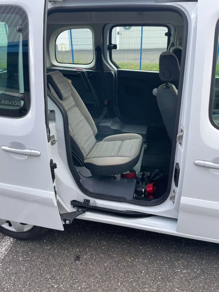 RENAULT Kangoo TPMR 3 + 1 blanc 2011 Pepite siège rang 2