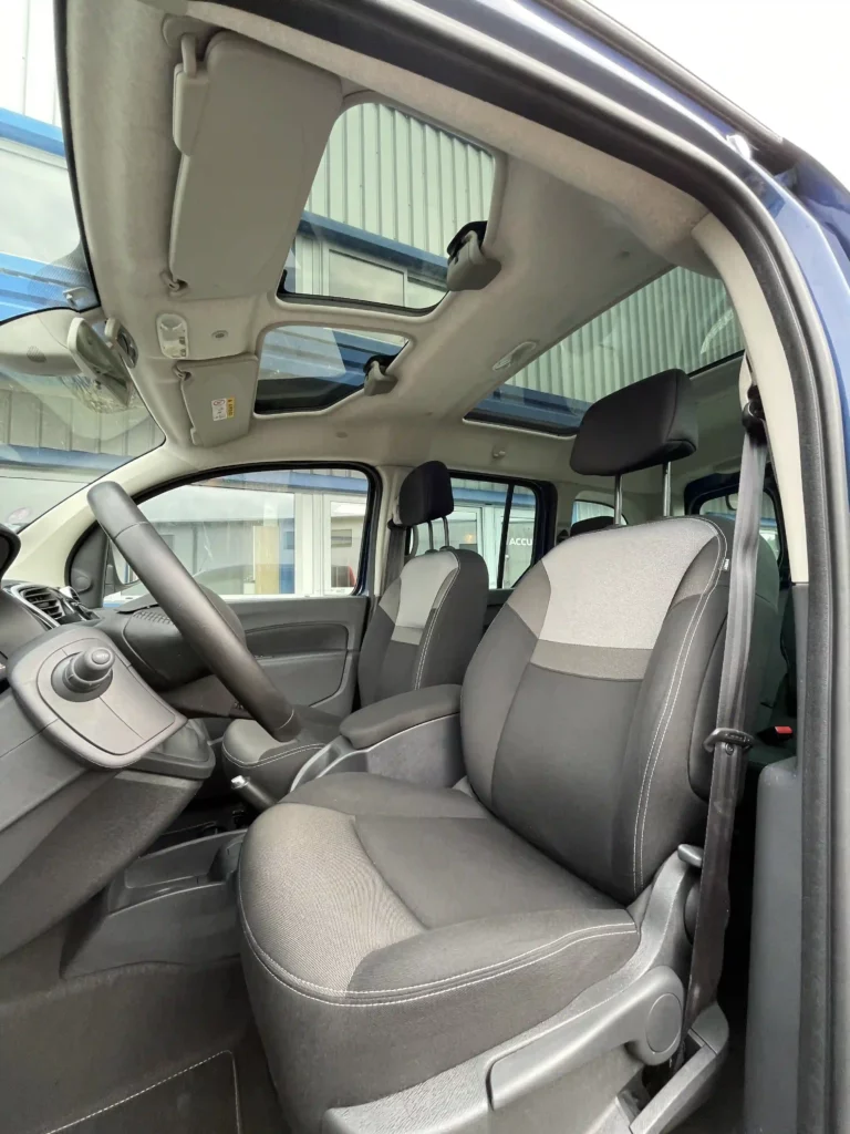 RENAULT Kangoo TPMR 4+1 30ème Anniversaire toit ouvrant