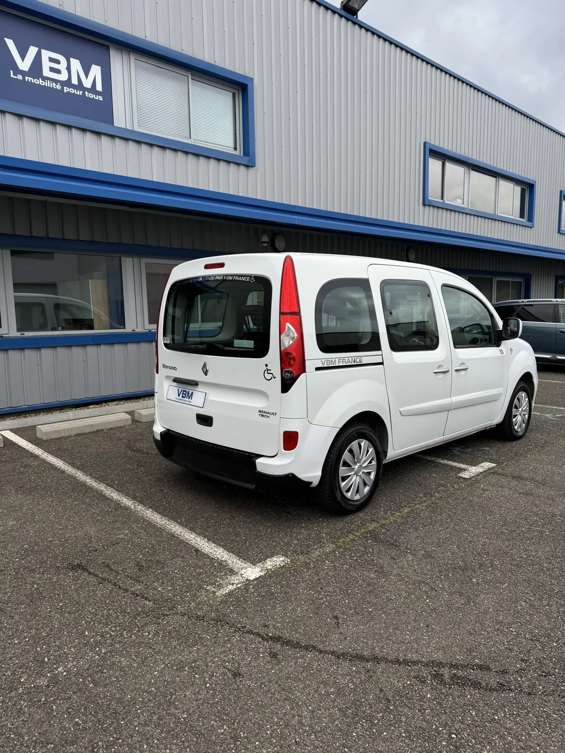 Renault kangoo tpmr 4 + 1 blanc arrière droit