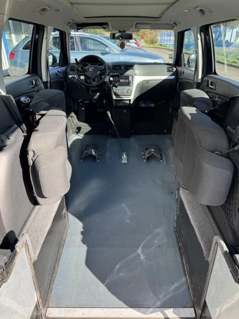 SKODA Yeti TPMR bleu intérieur sans siège